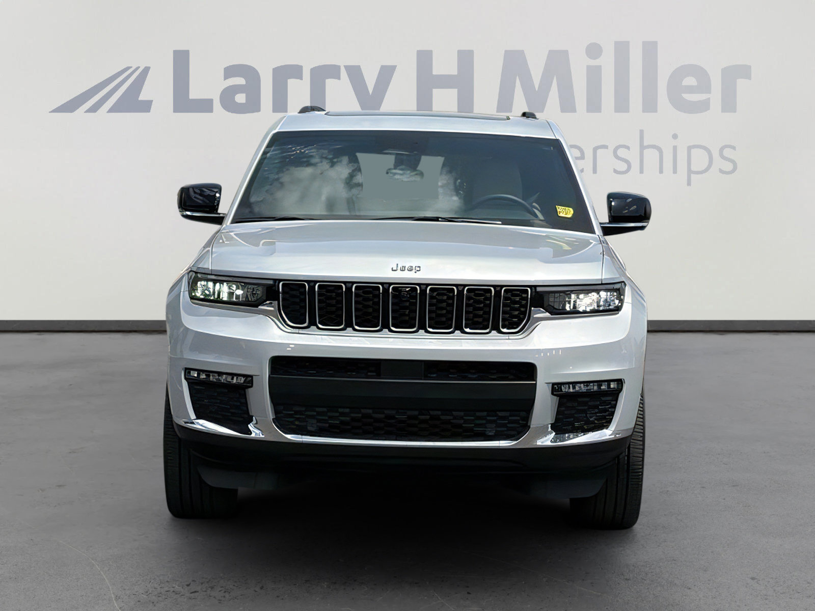 Used 2023 Jeep Grand Cherokee L Limited w/ Luxury Tech Group II RWD image 4