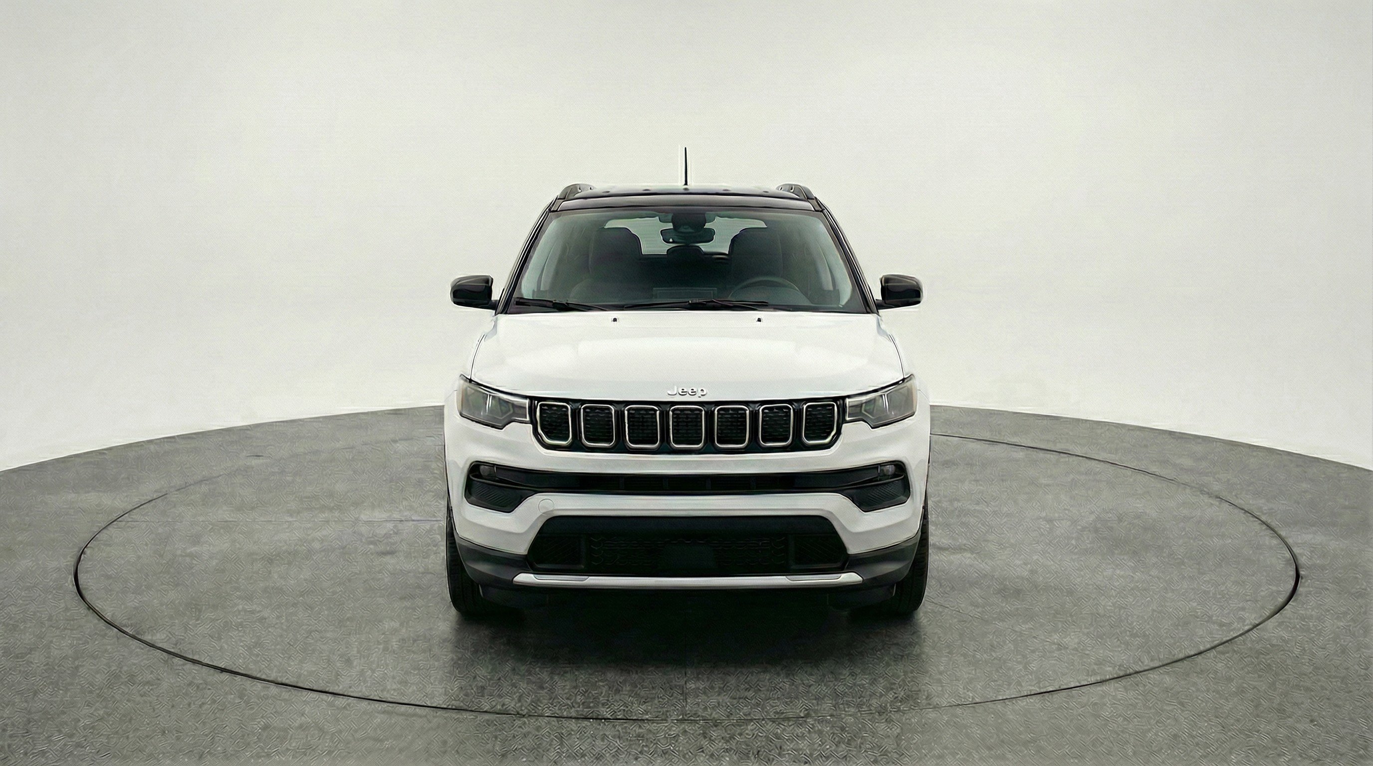 Used 2025 Jeep Compass Limited image 2