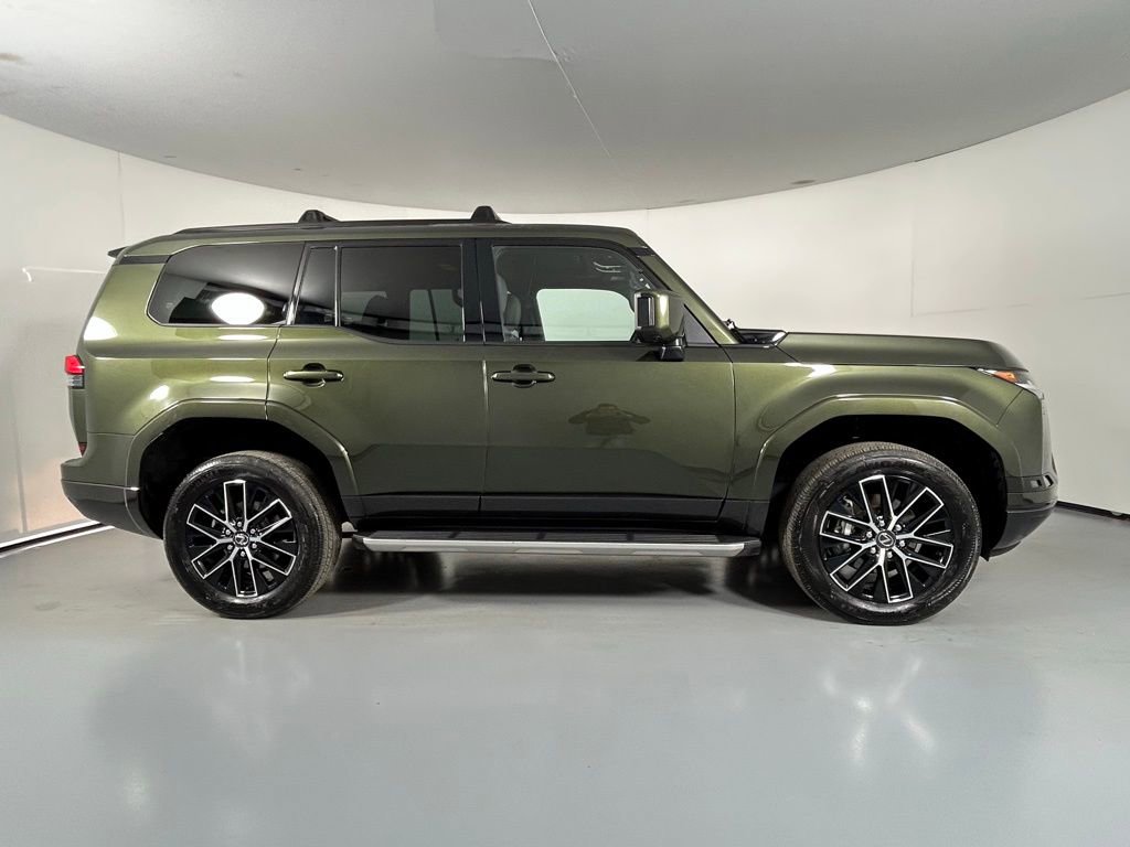 Used 2024 Lexus GX 550 w/ Accessory Package (2T) AWD/4WD image 9