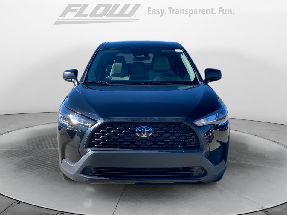 Used 2023 Toyota Corolla Cross L image 3