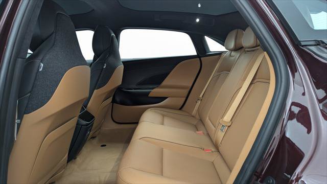 Used 2024 Lucid Air Touring AWD/4WD image 16