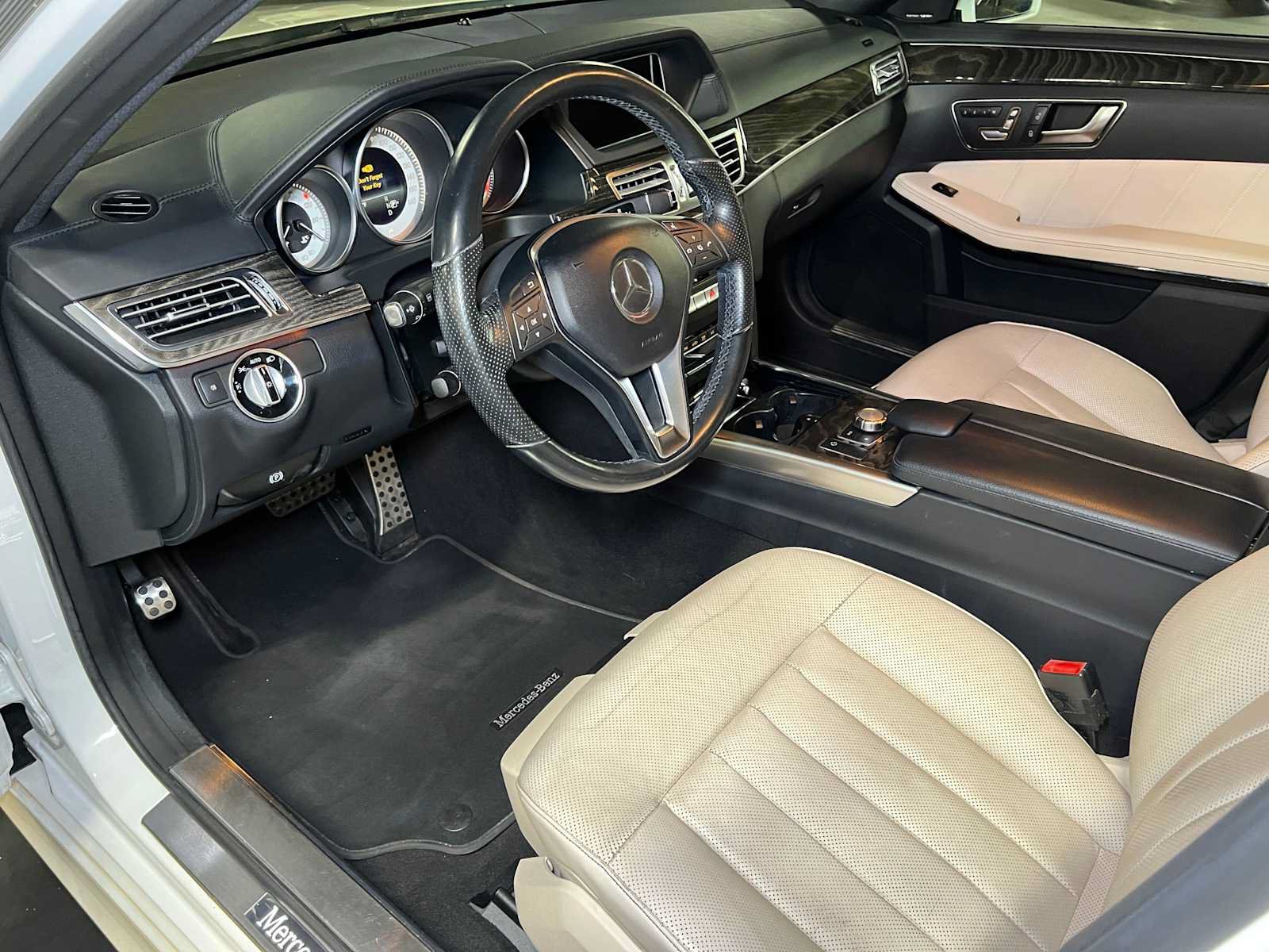 Used 2015 Mercedes-Benz E 400 4MATIC Sedan image 27