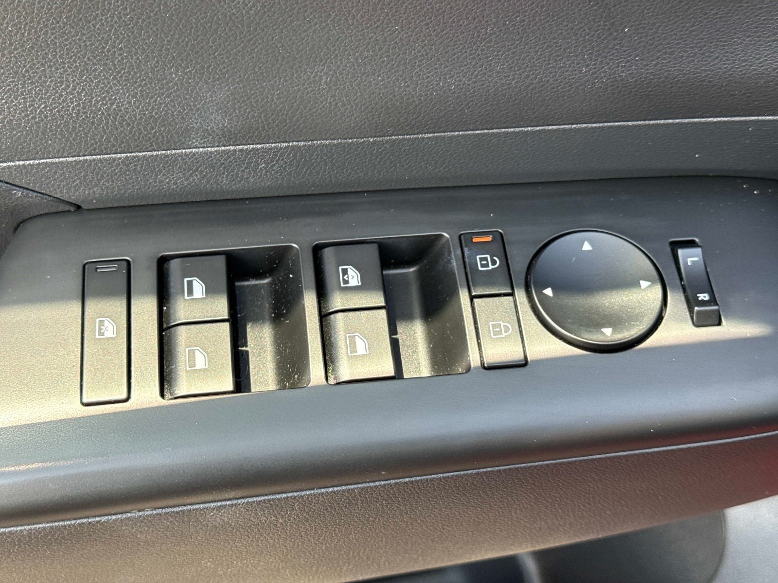 Used 2024 Hyundai Kona SEL FWD image 21