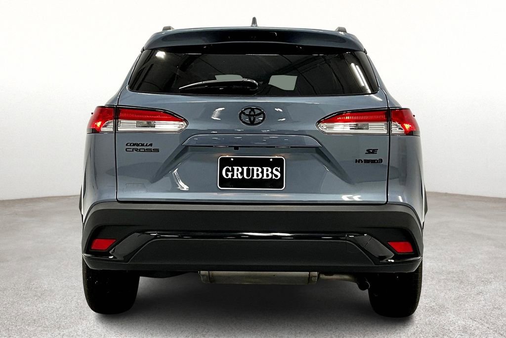 Used 2023 Toyota Corolla Cross SE image 6