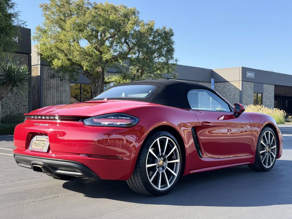 Used 2020 Porsche 718 Boxster RWD image 8