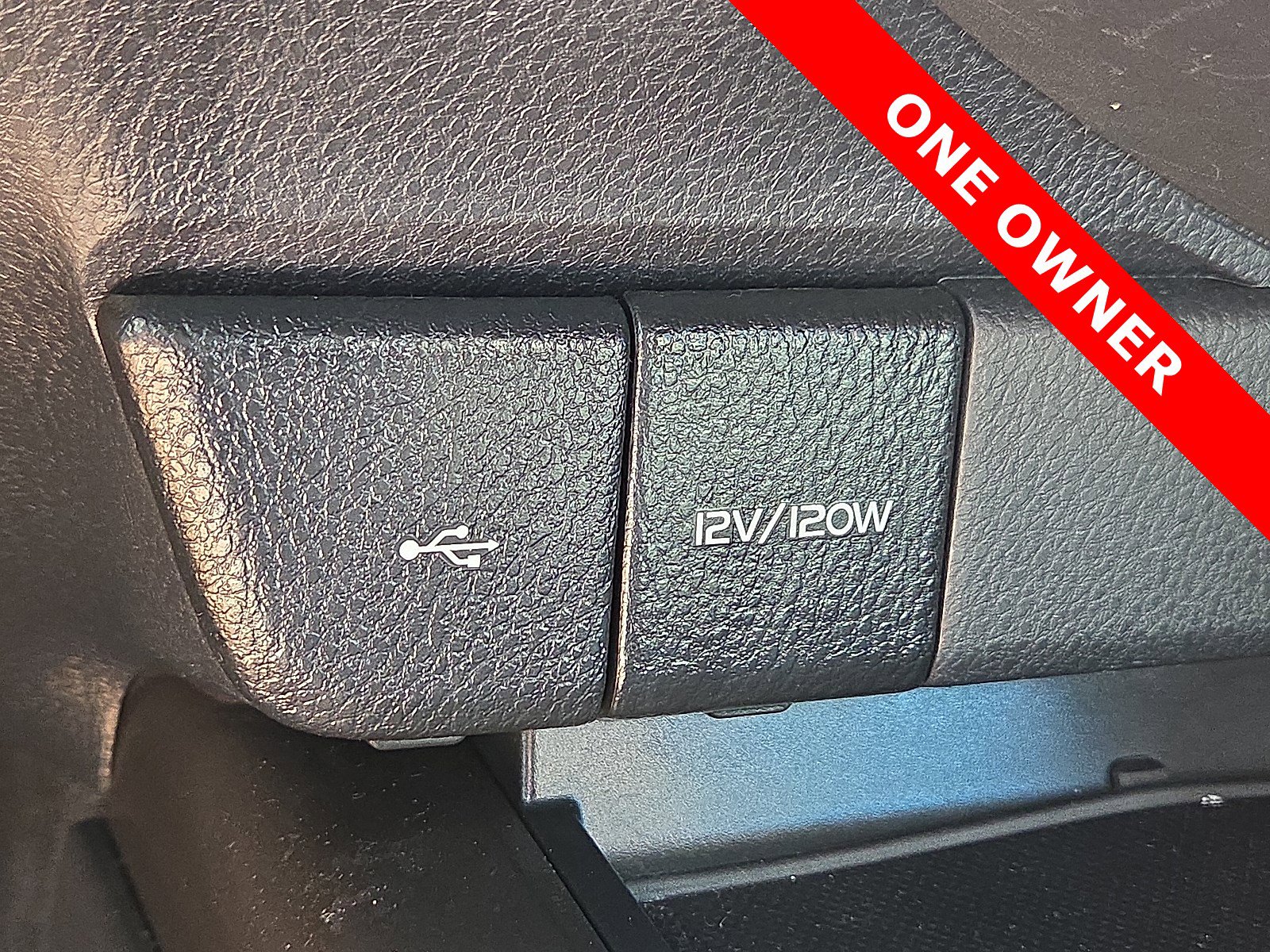 Used 2024 Toyota Camry SE image 19