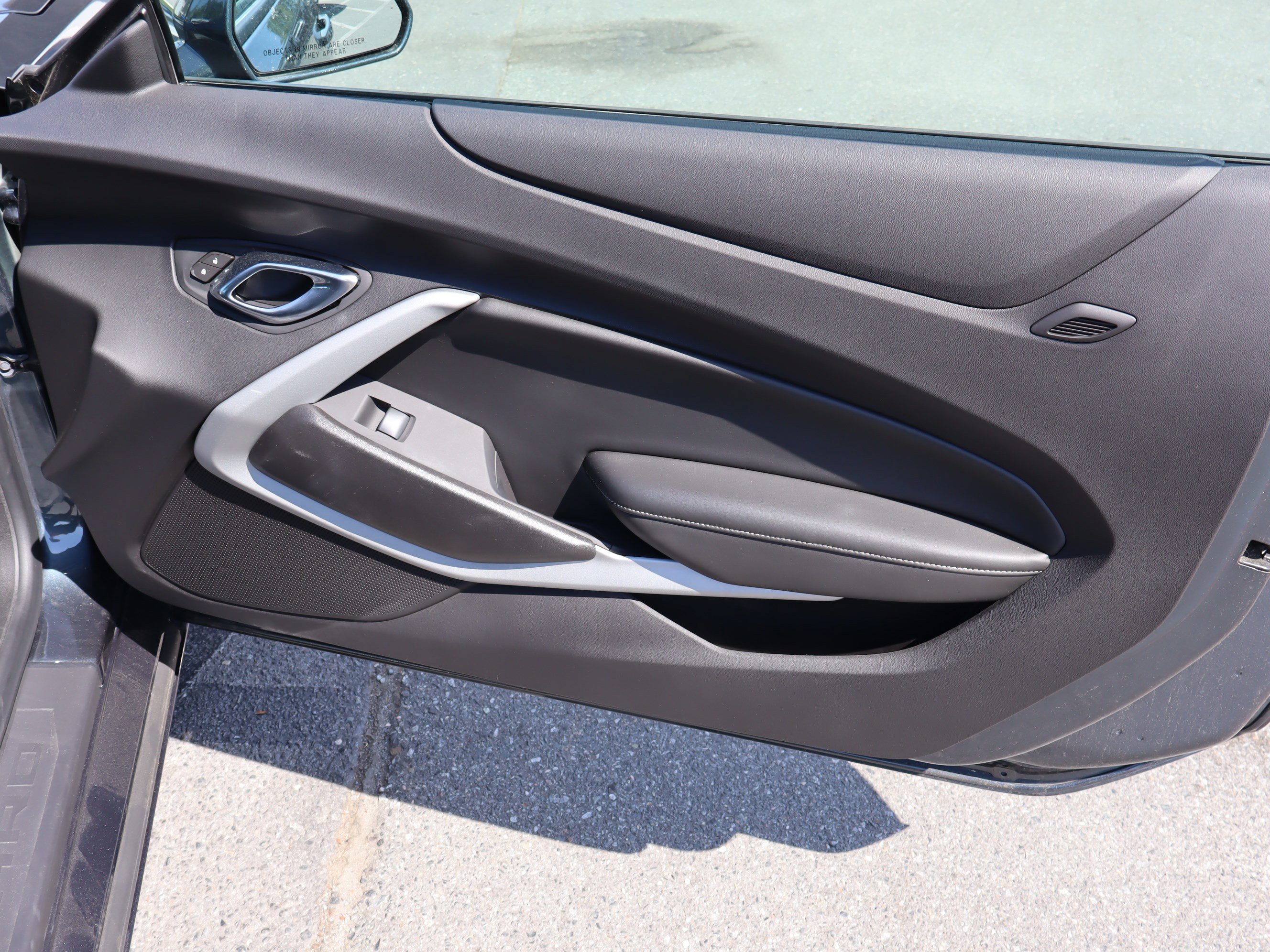 Used 2020 Chevrolet Camaro SS RWD image 30