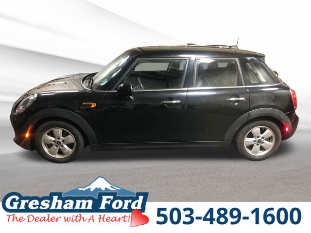 Used 2016 MINI Cooper 4-Door Hardtop image 2