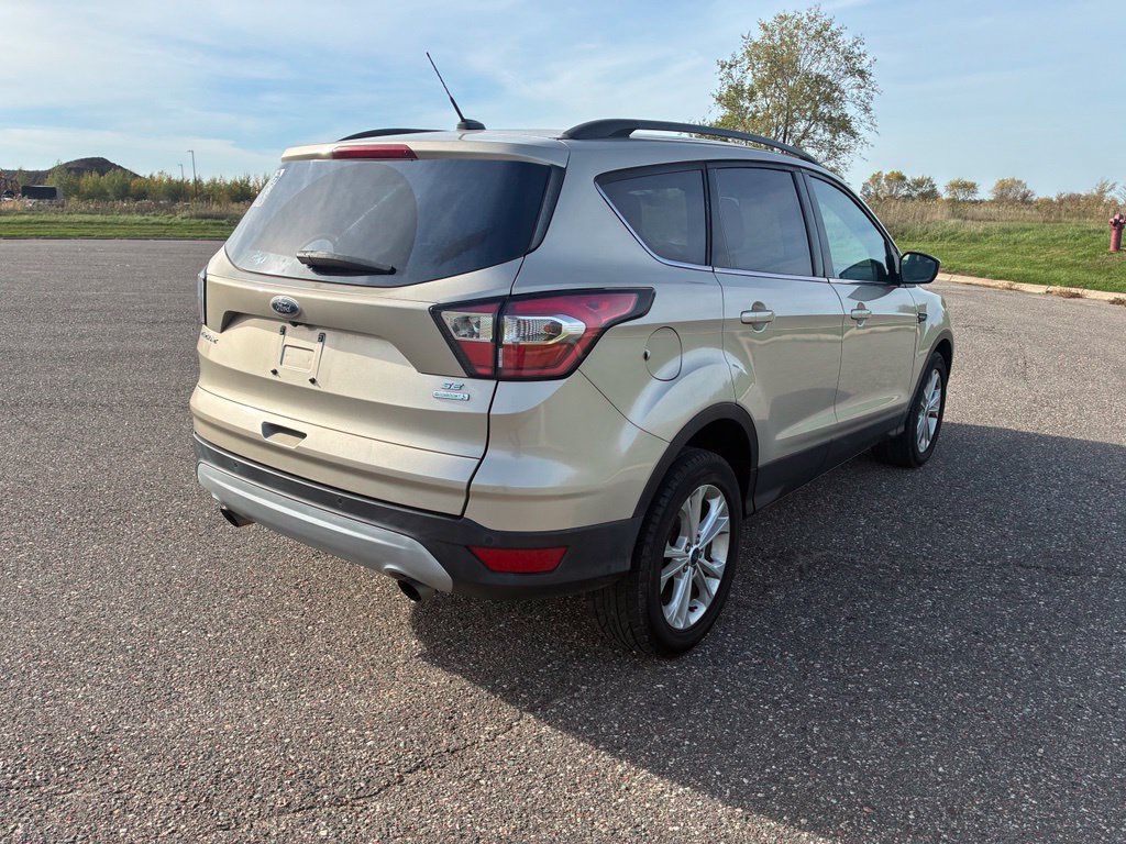Used 2017 Ford Escape SE w/ Equipment Group 201A FWD image 8