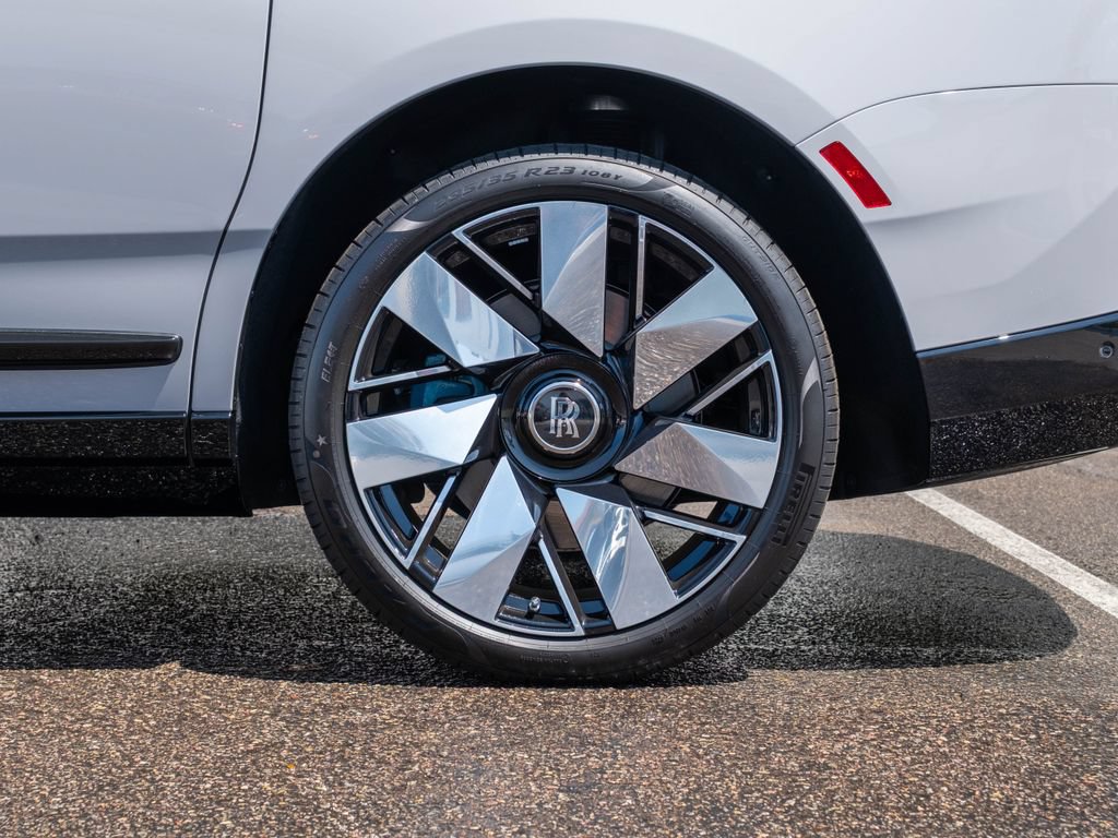 New 2026 Rolls-Royce Cullinan AWD/4WD image 39