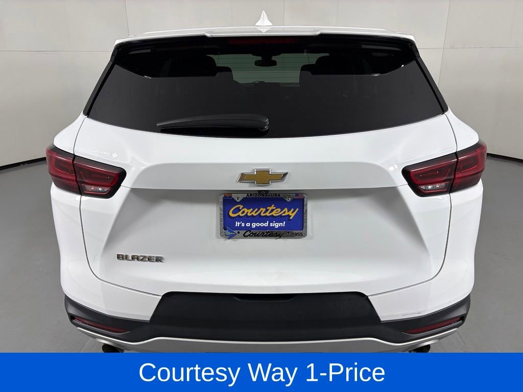 Used 2023 Chevrolet Blazer LT FWD image 9