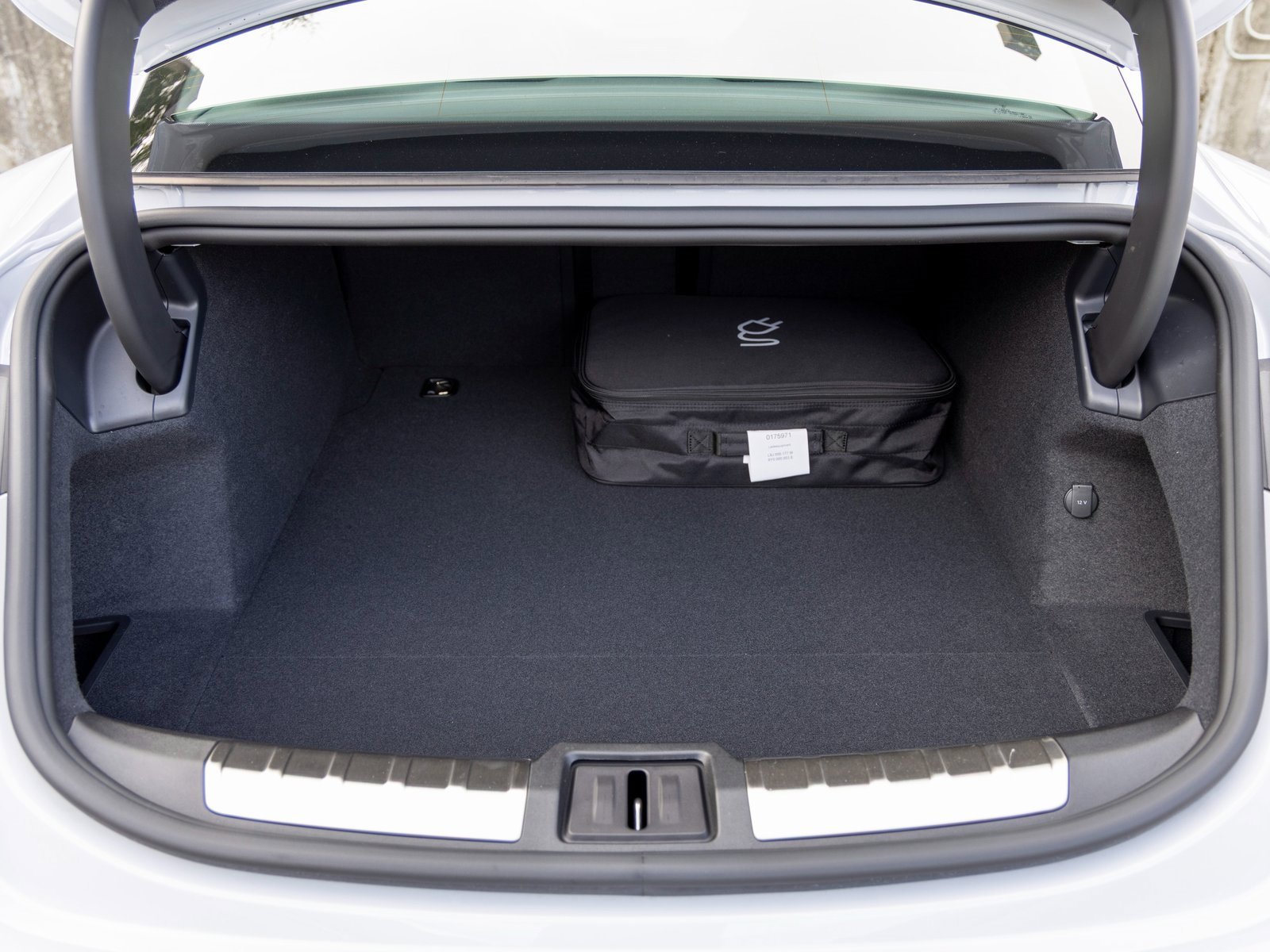 New 2025 Porsche Taycan image 41