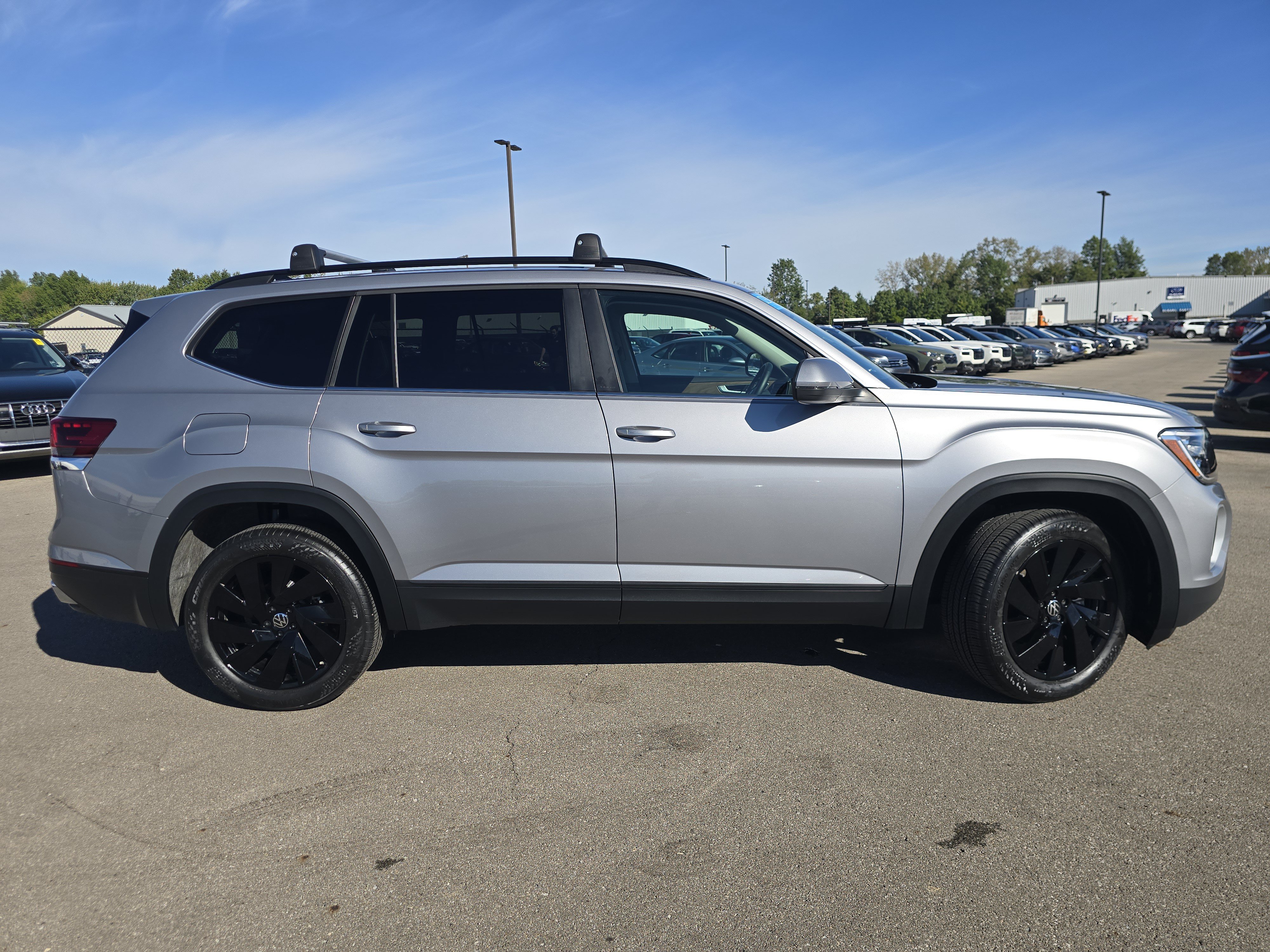 Certified 2025 Volkswagen Atlas SE AWD/4WD image 8