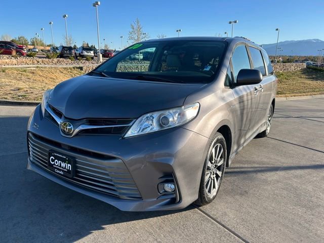Used 2020 Toyota Sienna XLE w/ XLE Navigation Package AWD/4WD video 3