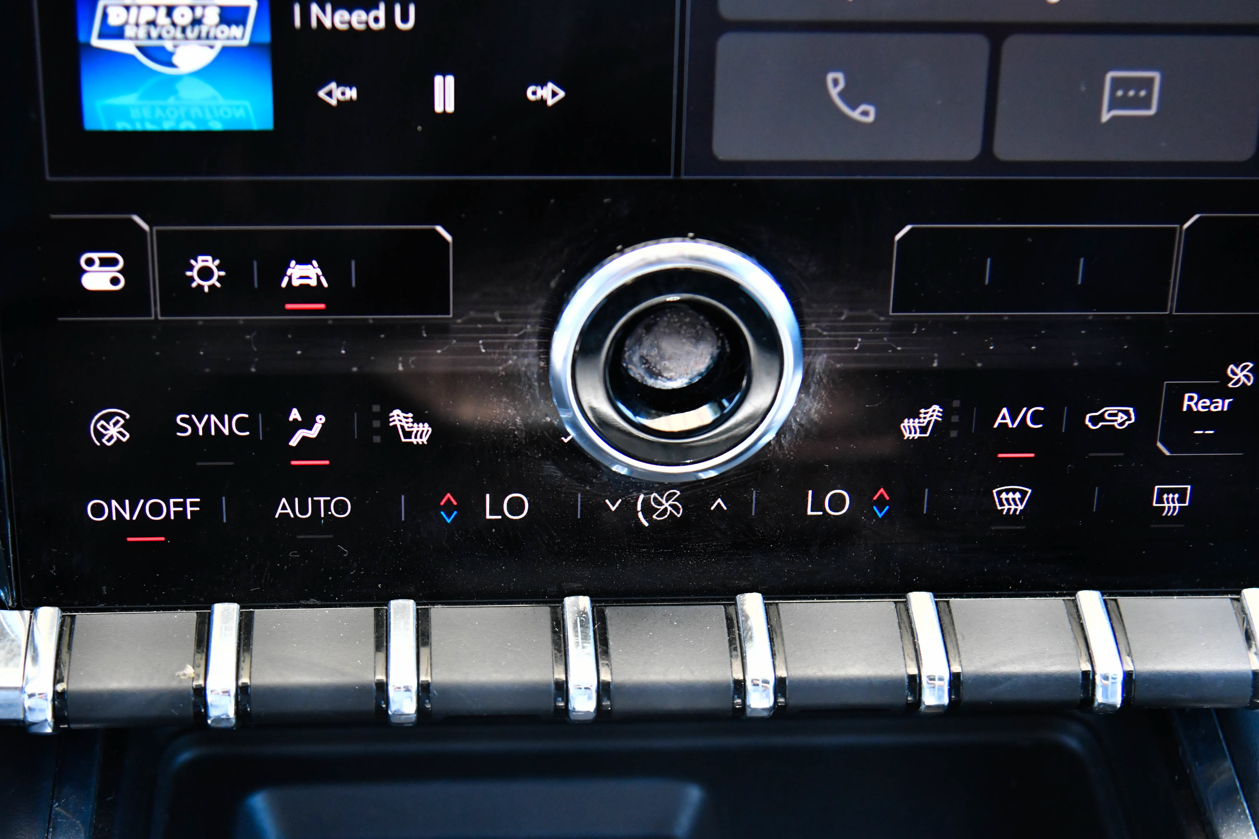 Used 2024 GMC Acadia Elevation FWD image 29