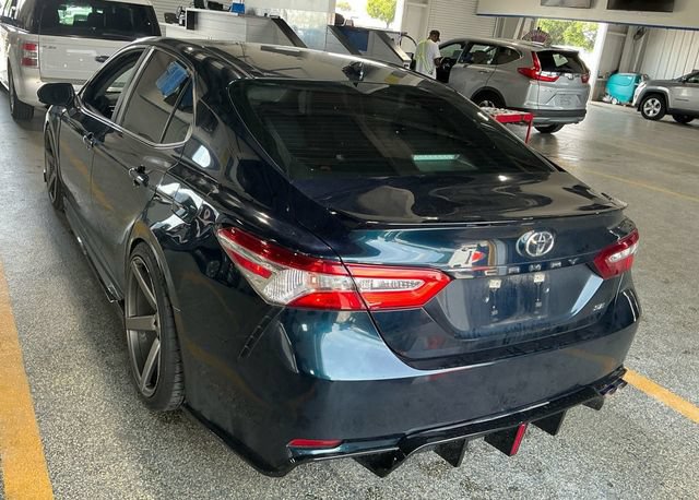 Used 2020 Toyota Camry SE FWD image 2