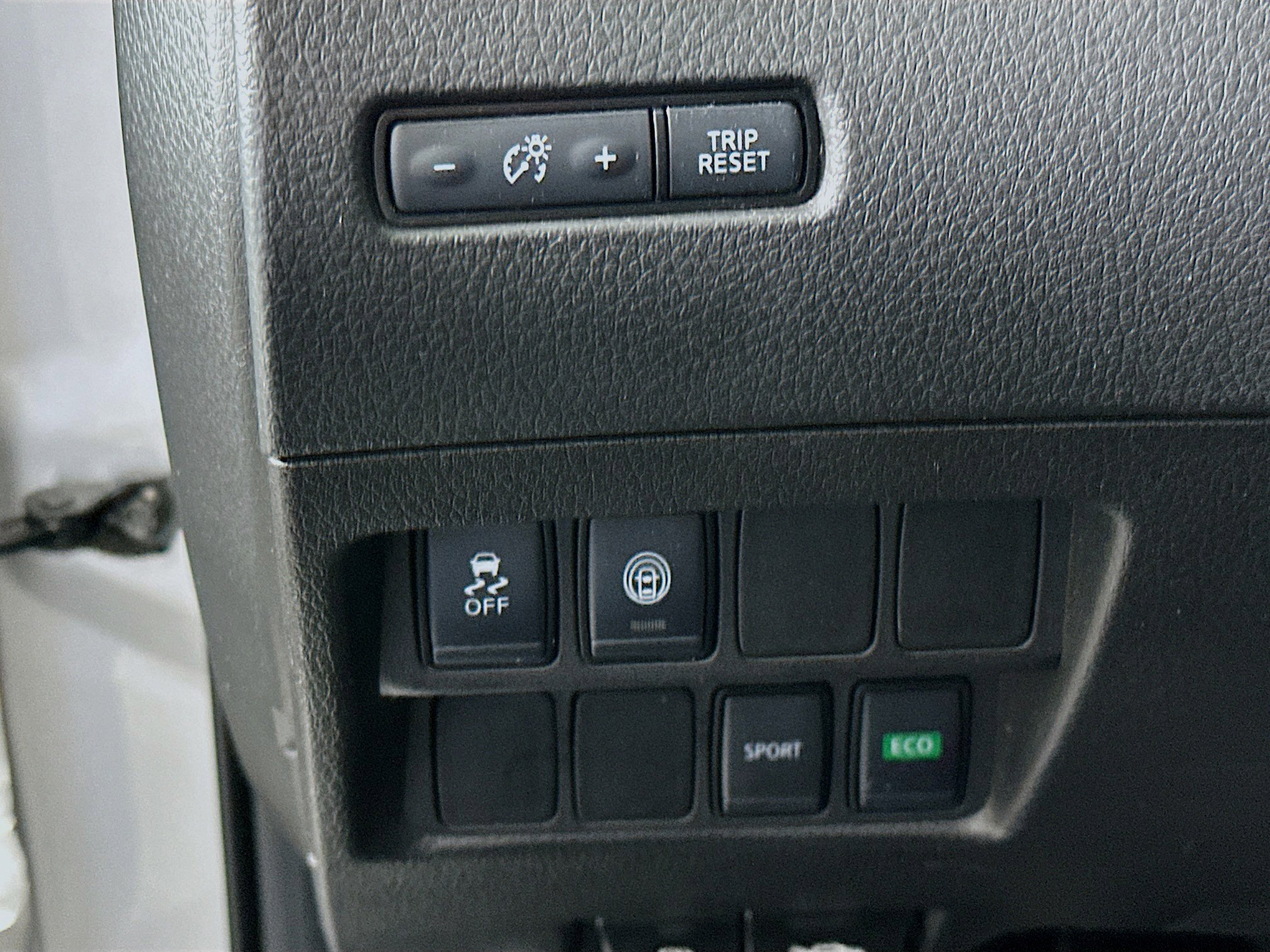 Used 2022 Nissan Rogue Sport S image 16