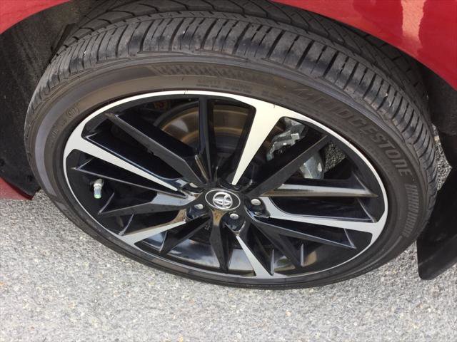 Certified 2018 Toyota Camry XSE FWD image 27