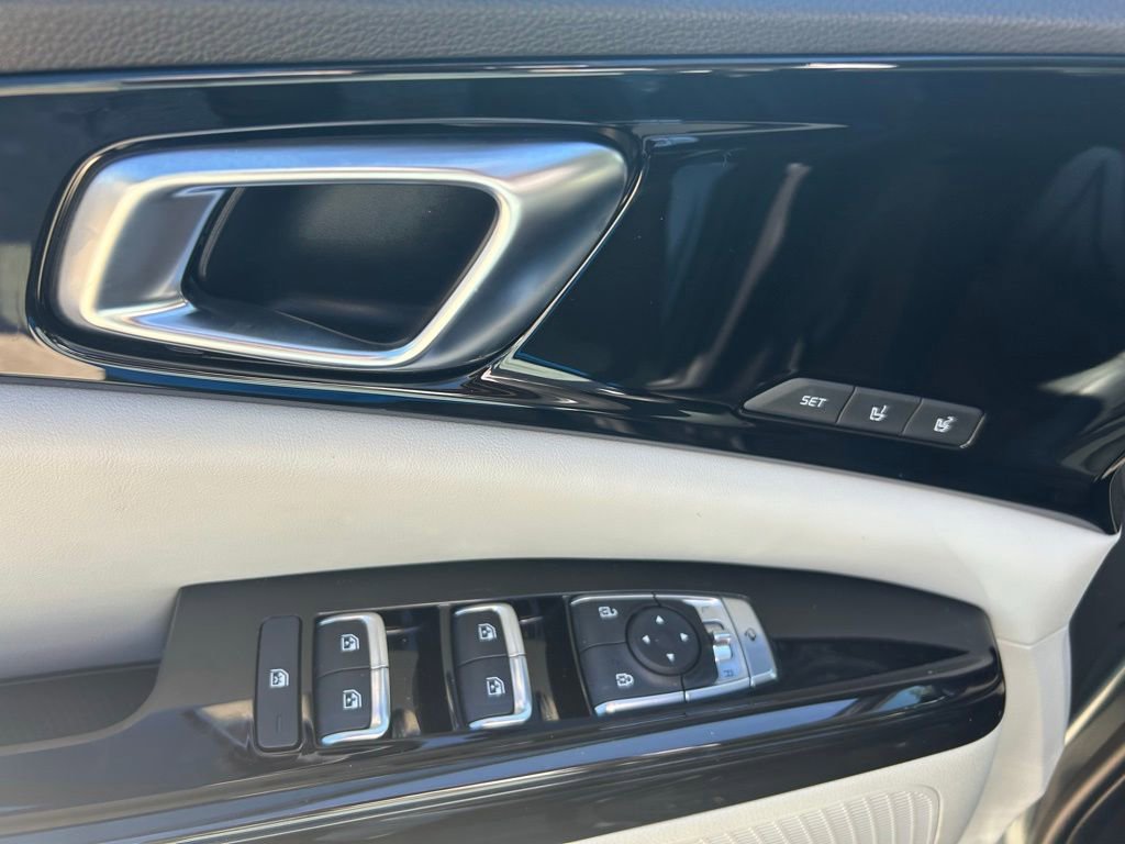 Used 2023 Kia Carnival SX Prestige image 50