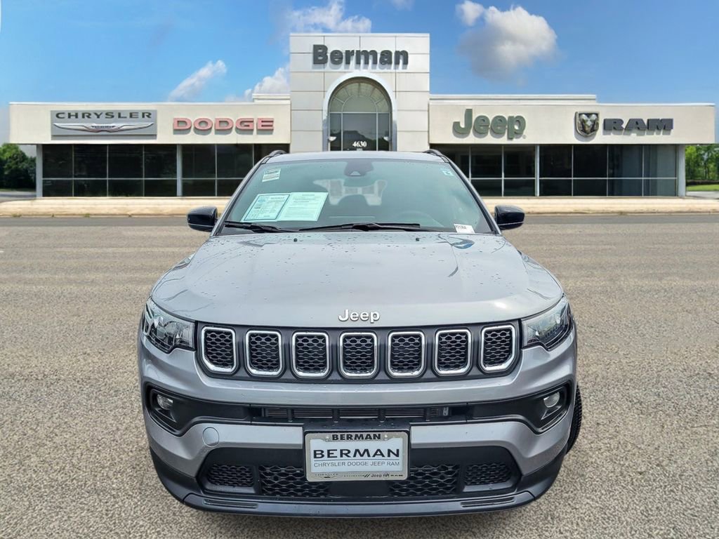 Used 2023 Jeep Compass Latitude image 5