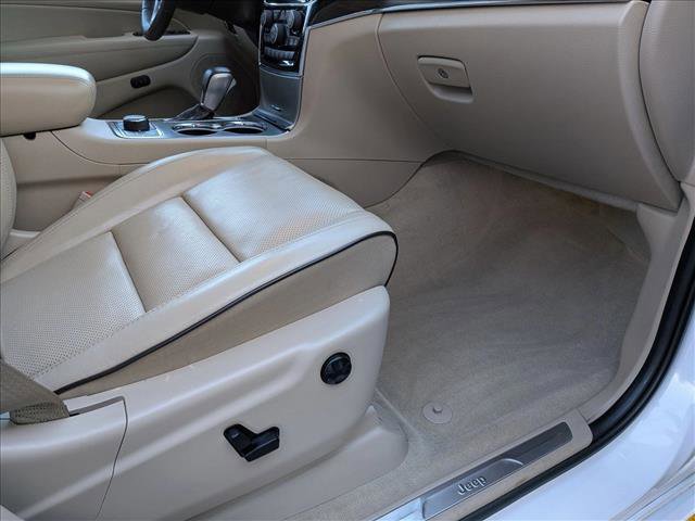 Used 2020 Jeep Grand Cherokee Overland image 16