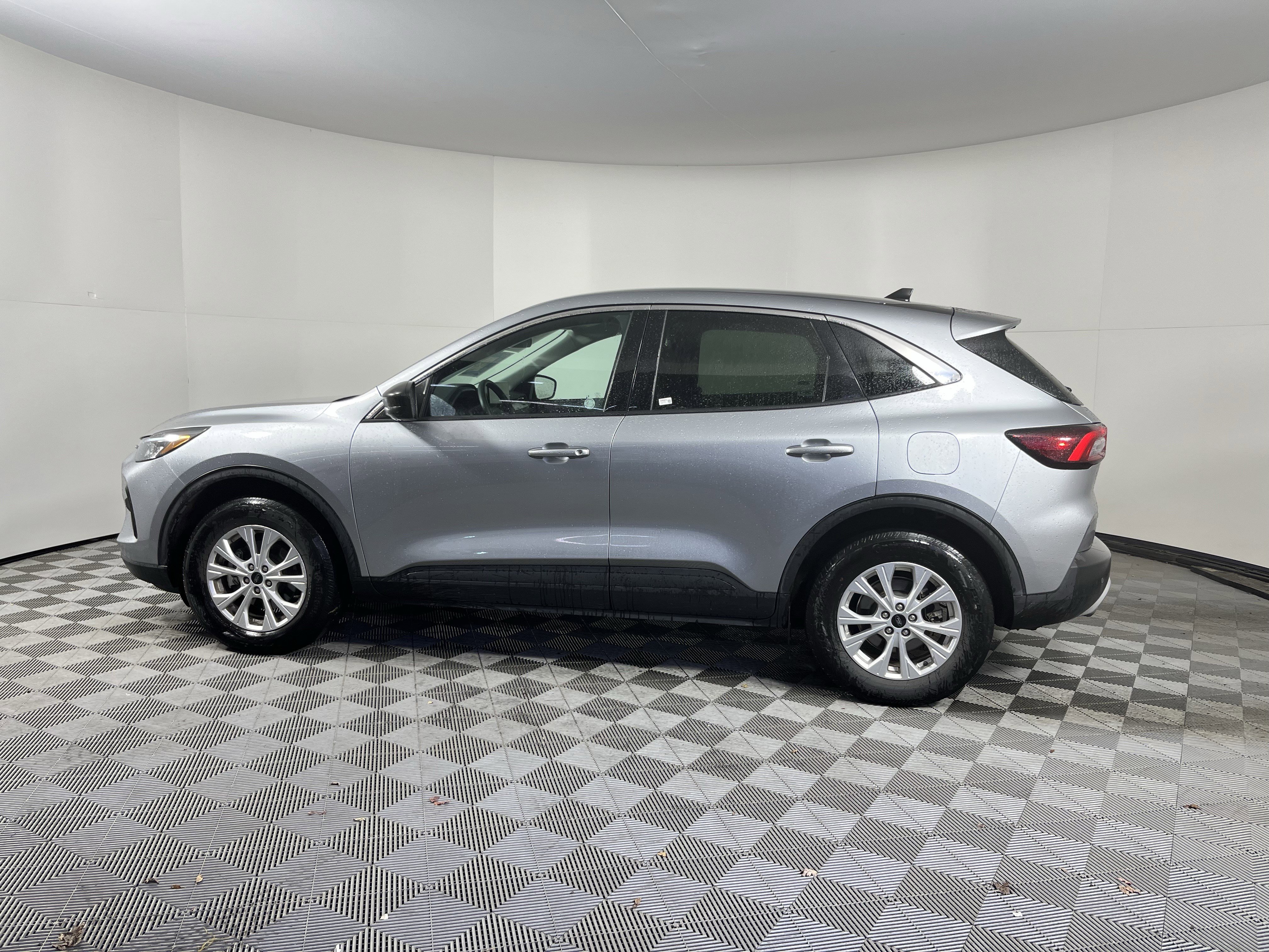 Used 2024 Ford Escape Active w/ Tech Pack #1 image 2