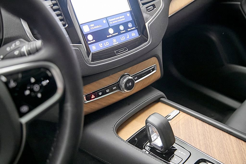 Certified 2025 Volvo XC90 T8 Plus w/ Protection Package Premier AWD/4WD image 15