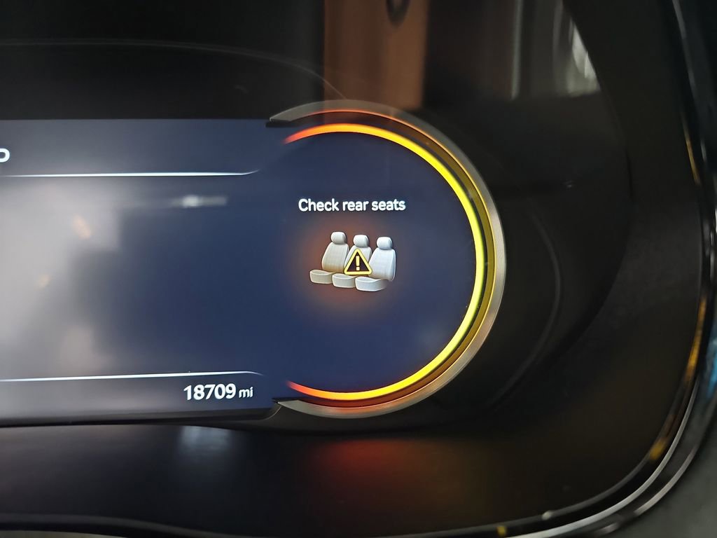 Used 2023 Genesis GV70 2.5T w/ Select Package image 31