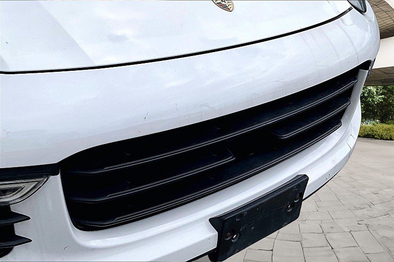 Used 2016 Porsche Cayenne Turbo S AWD/4WD image 24