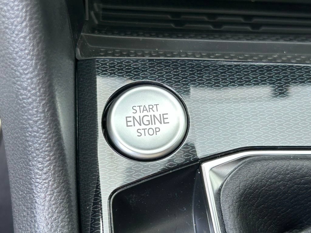 New 2026 Volkswagen Taos SE FWD image 36
