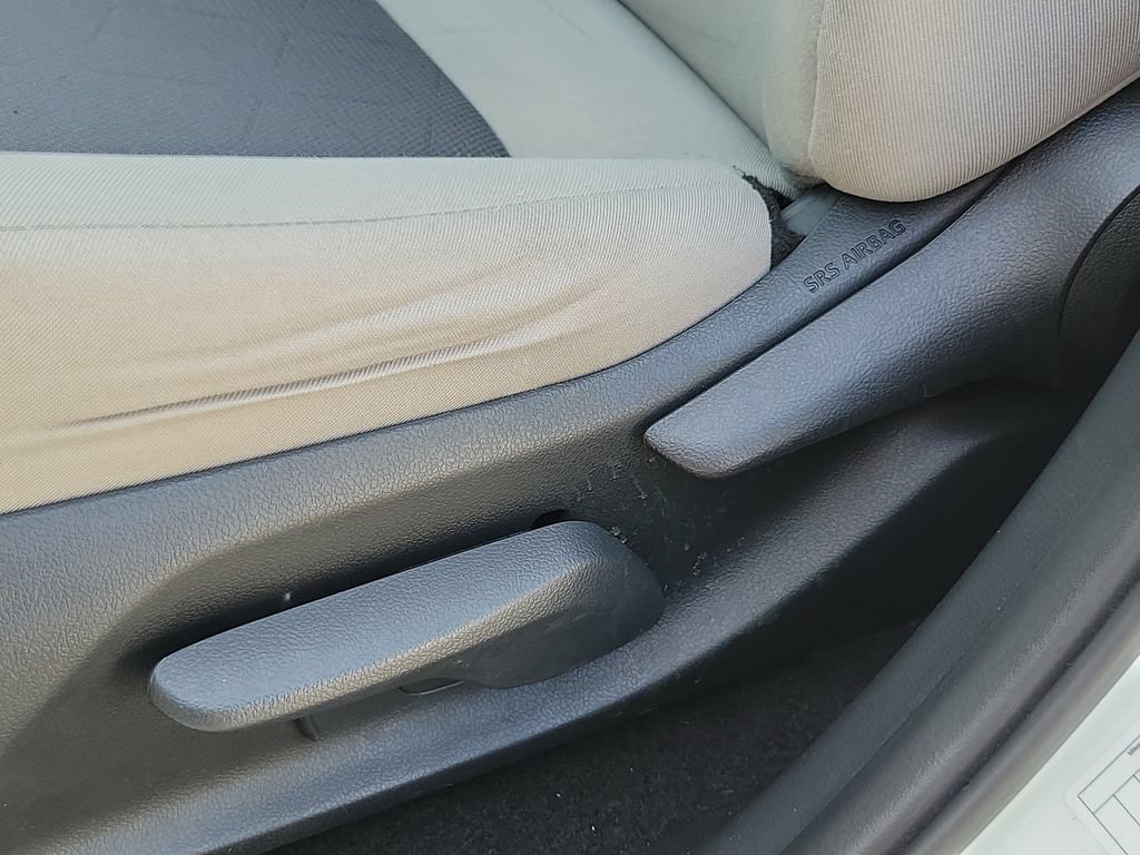 Used 2019 Toyota RAV4 XLE AWD/4WD image 22