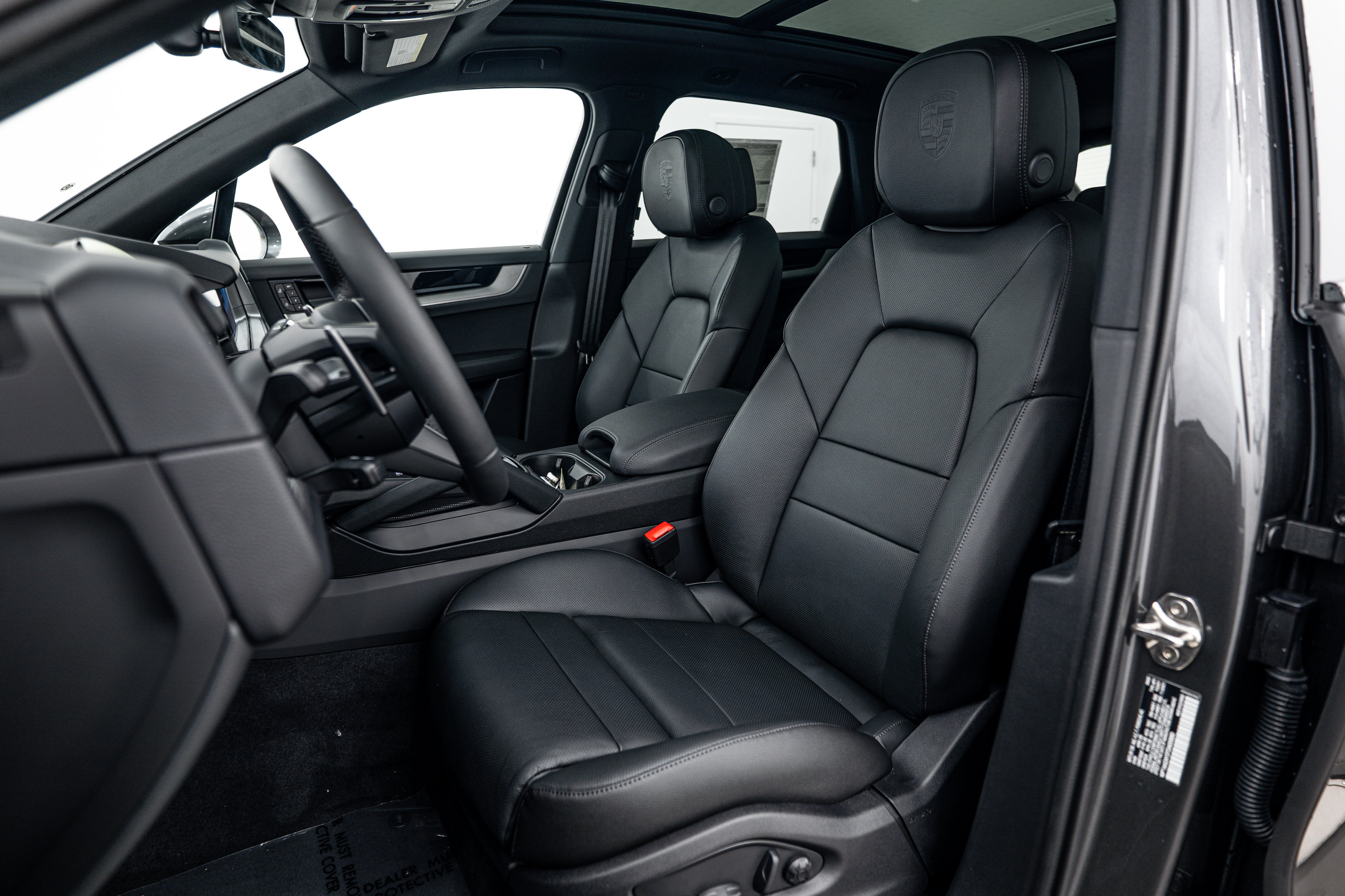 Certified 2026 Porsche Cayenne AWD/4WD image 5