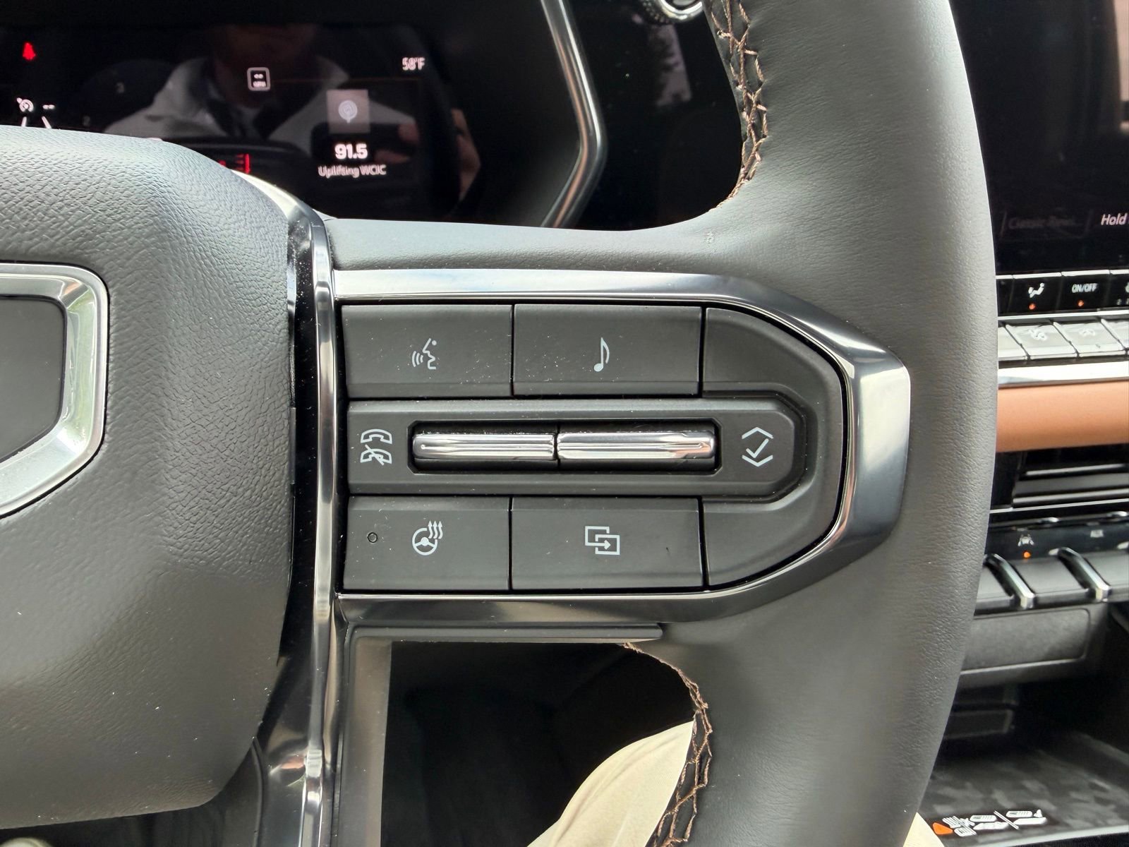 Used 2025 GMC Canyon AT4 w/ Technology Plus Package AWD/4WD image 20