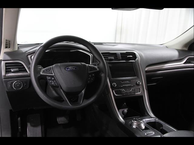 Certified 2020 Ford Fusion SE image 6