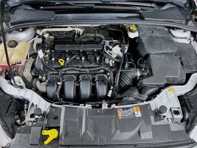 Used 2017 Ford Focus SE FWD image 25