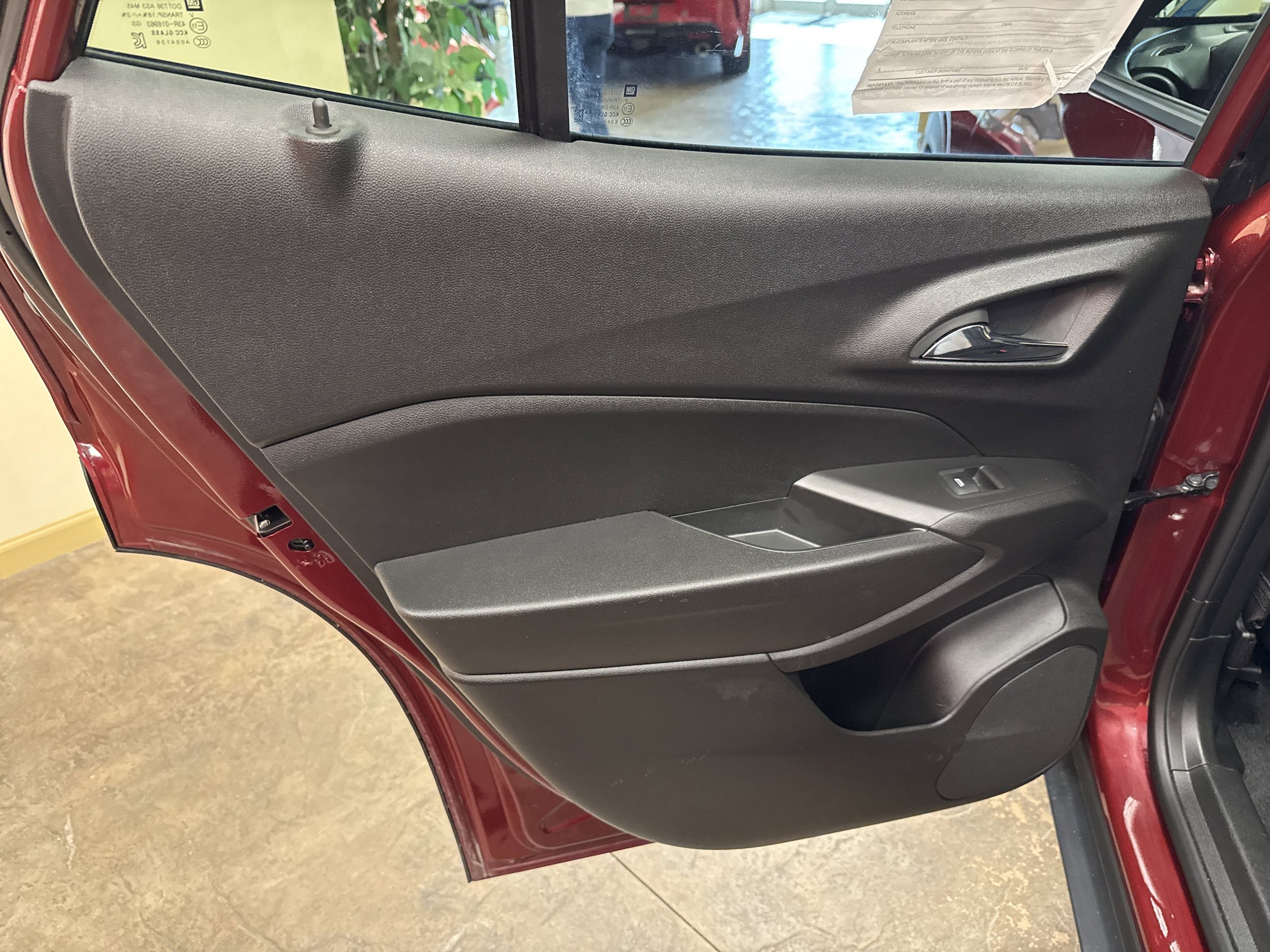 Used 2024 Chevrolet Trax RS FWD image 24