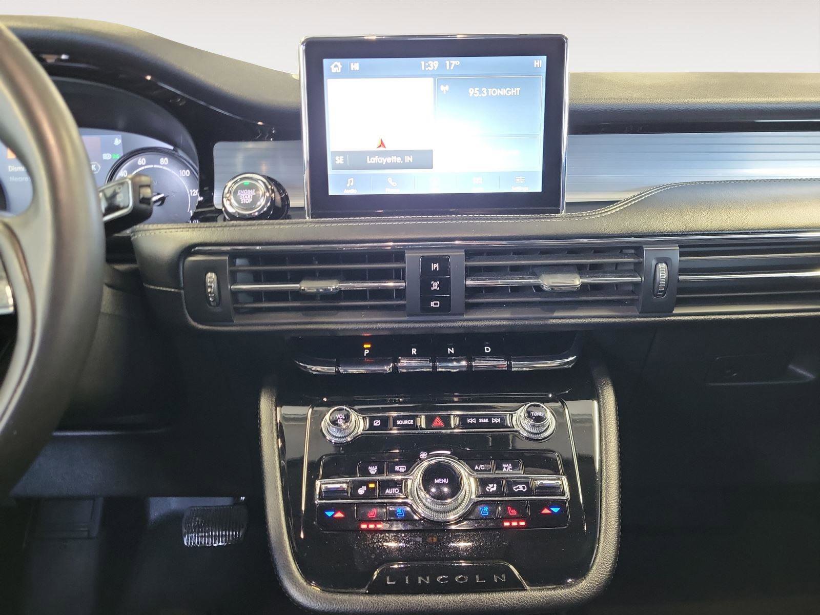 Used 2022 Lincoln Corsair Standard w/ Equipment Group 101A image 14