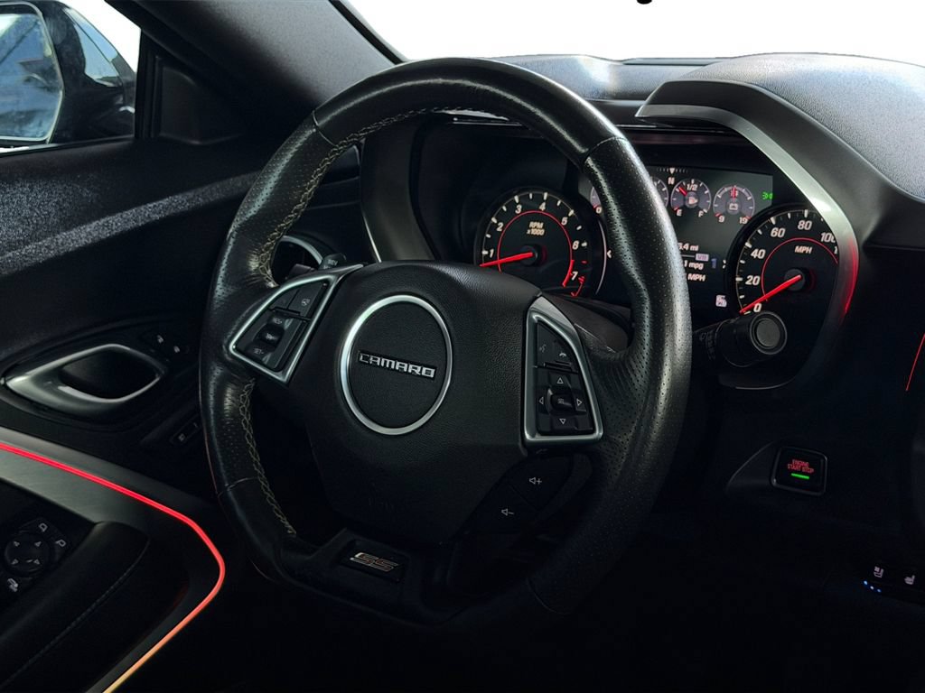 Used 2020 Chevrolet Camaro SS RWD image 13