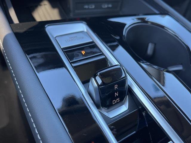 Used 2025 Volkswagen Atlas SE w/ Panoramic Sunroof Package image 38