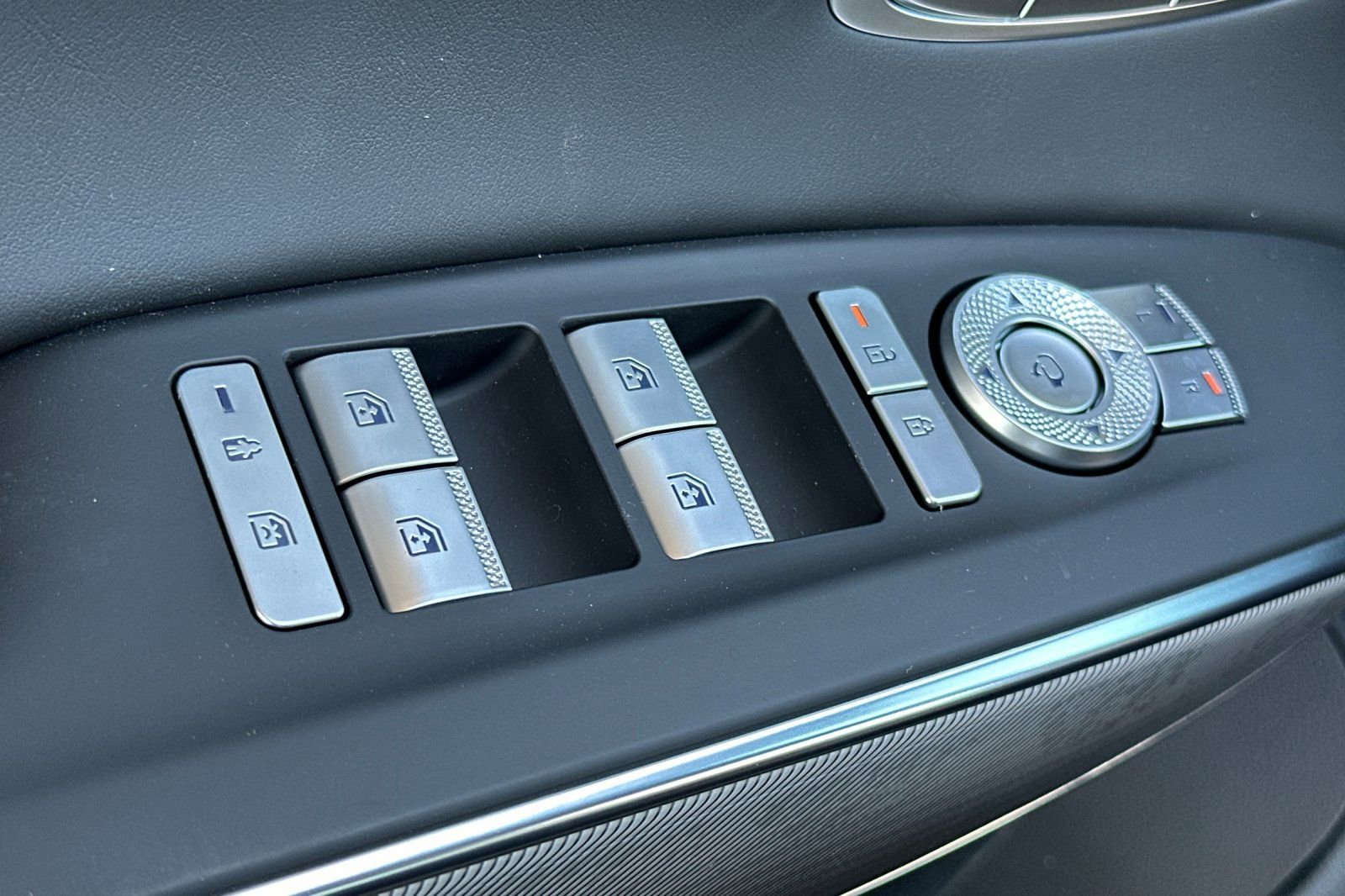 New 2026 Genesis GV70 3.5T Sport Advanced image 13
