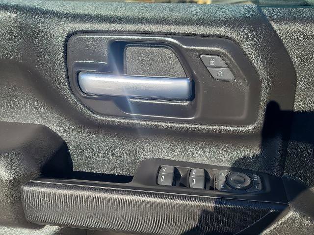 Used 2022 Chevrolet Silverado 2500 Custom w/ Custom Value Package image 21