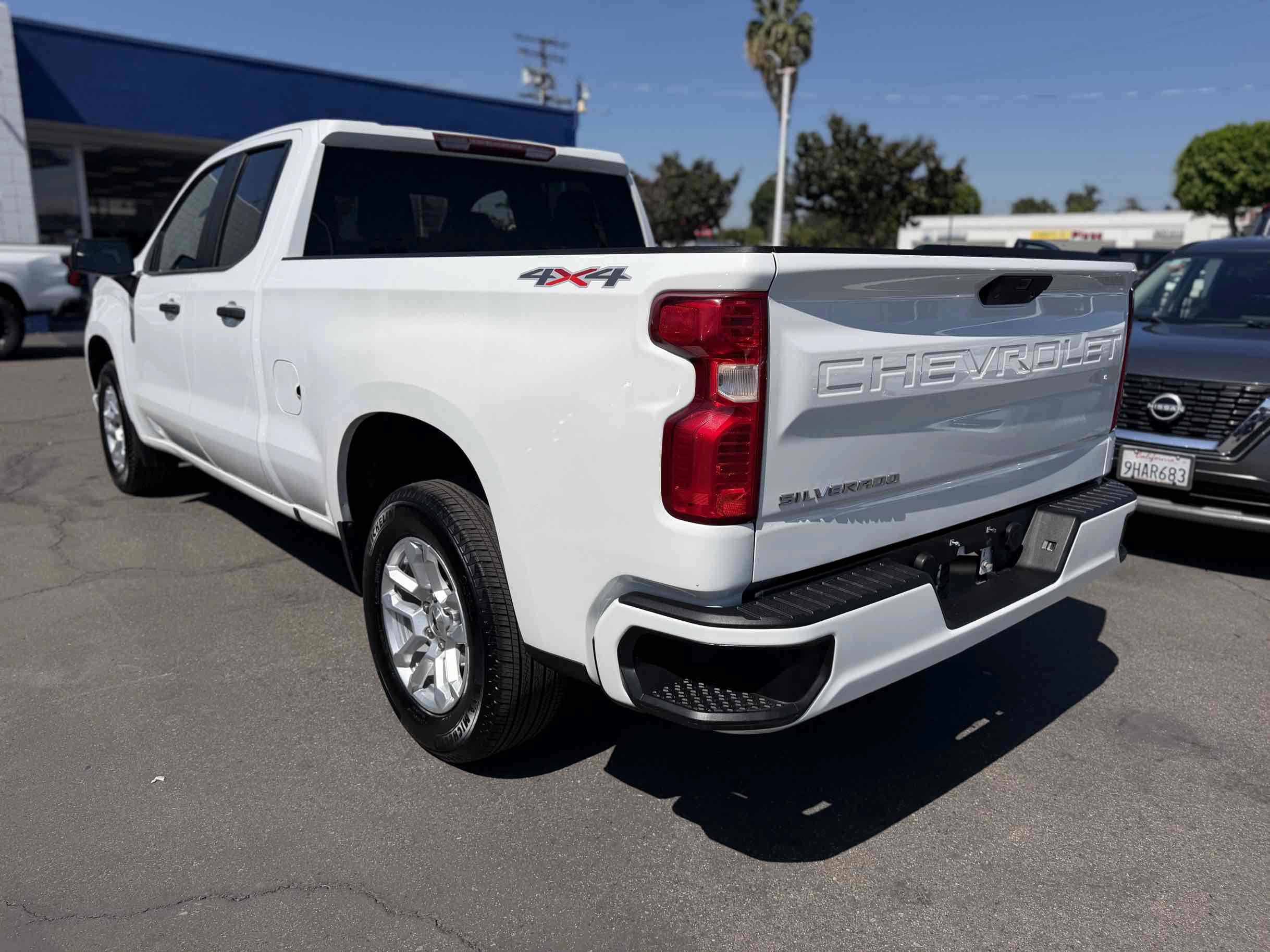 Used 2020 Chevrolet Silverado 1500 W/T w/ WT Convenience Package AWD/4WD image 3