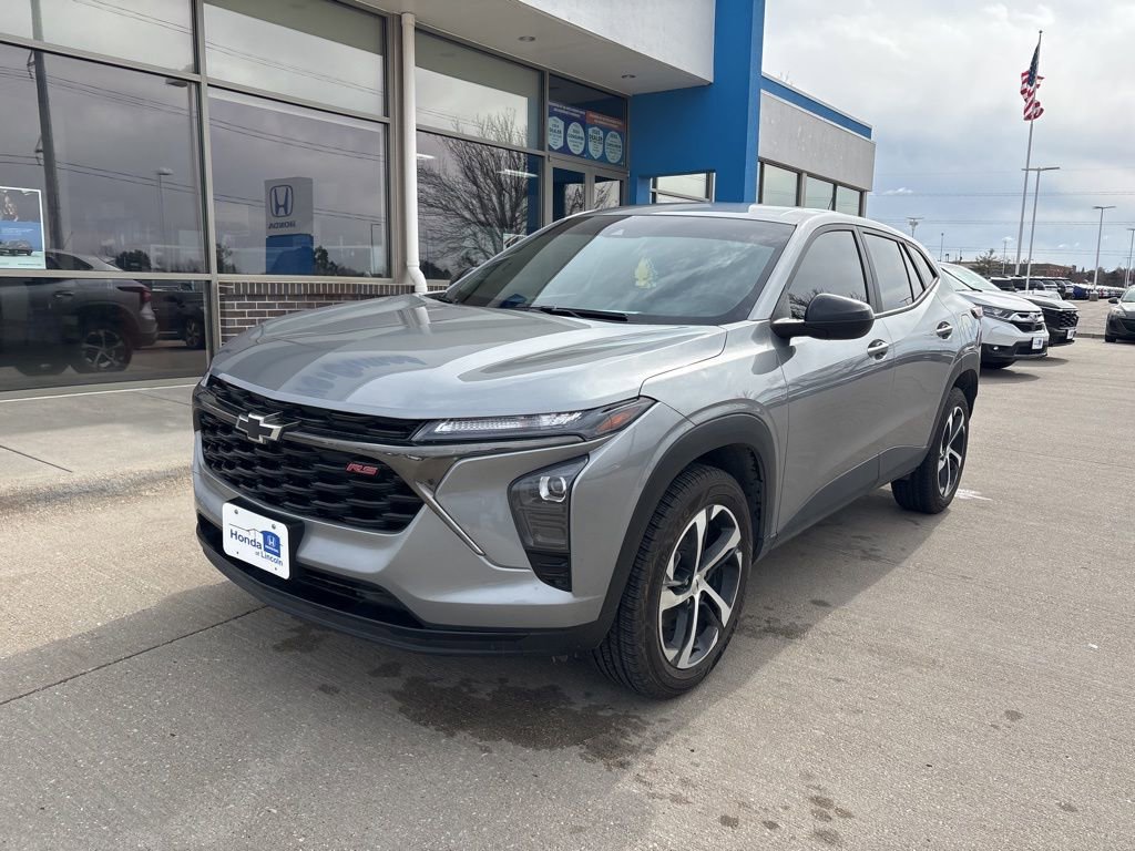 Used 2024 Chevrolet Trax RS w/ Driver Confidence Package image 1