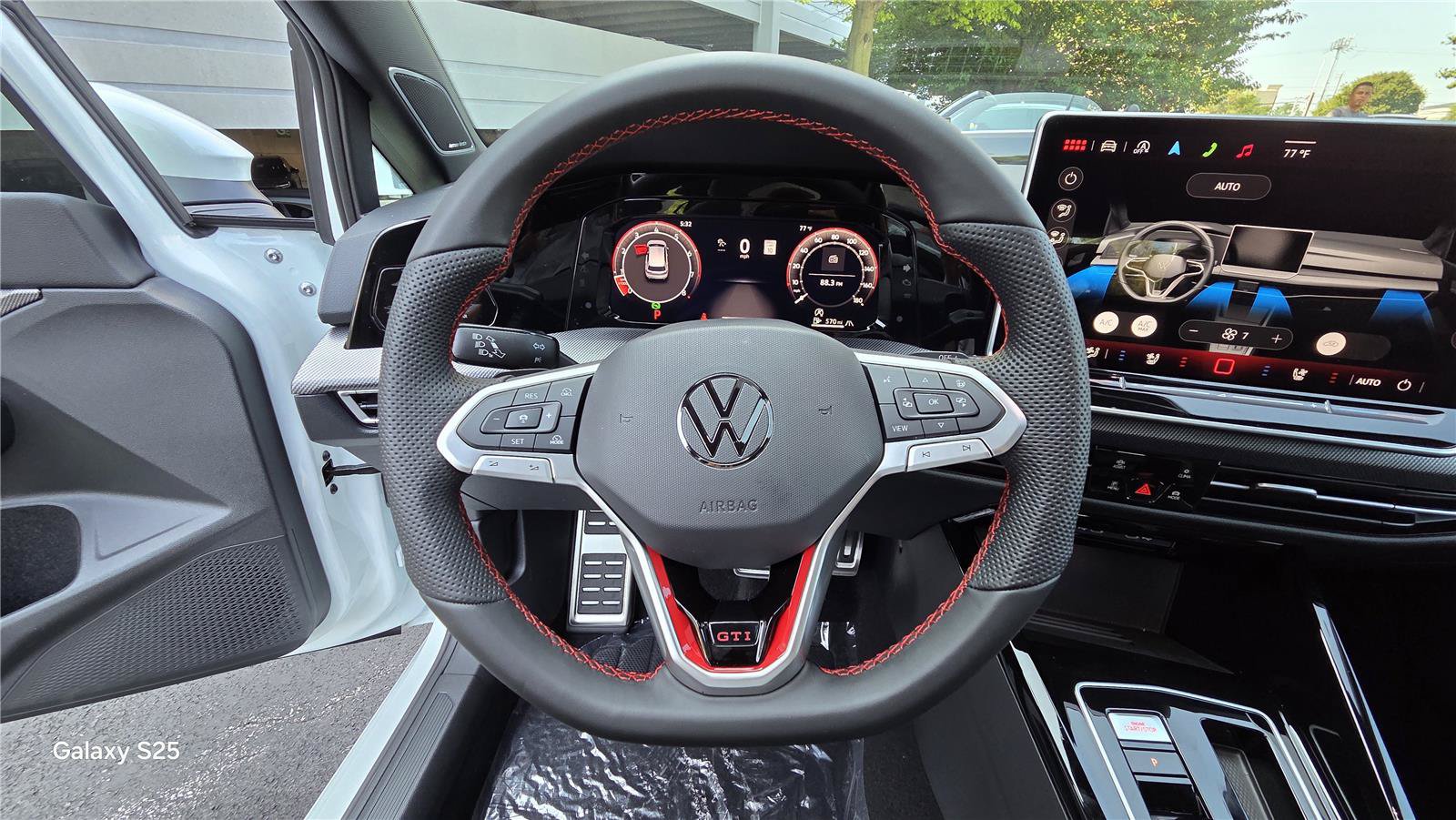 New 2026 Volkswagen GTI SE FWD image 17