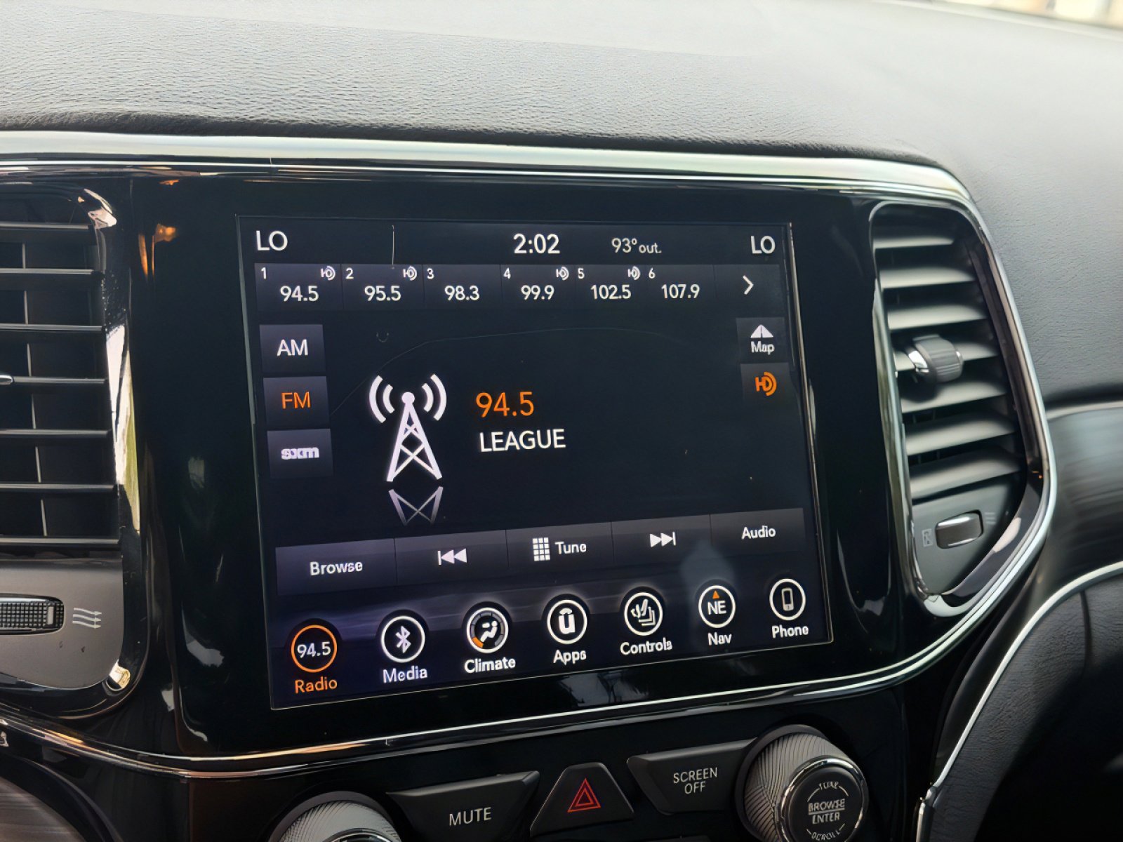 Used 2019 Jeep Grand Cherokee Limited image 25