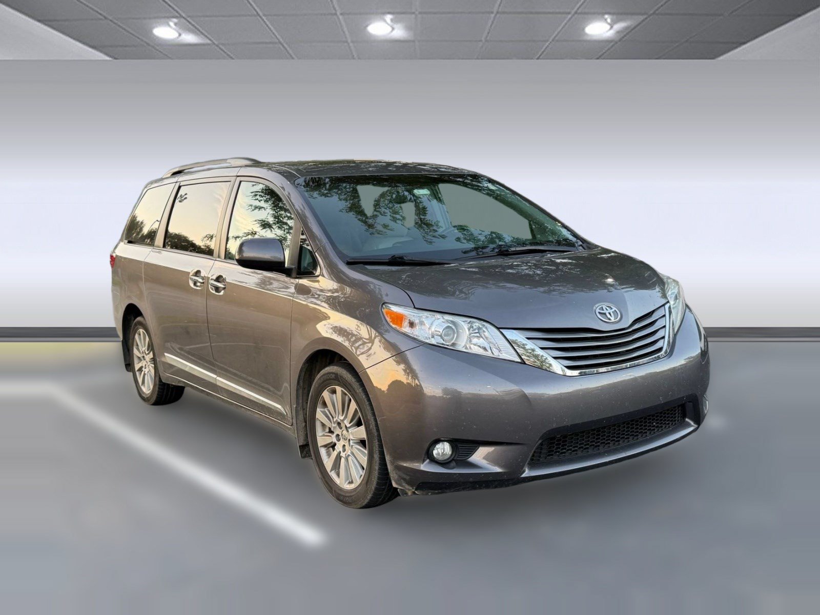 Used 2016 Toyota Sienna XLE Premium w/ Protection Package AWD/4WD image 5