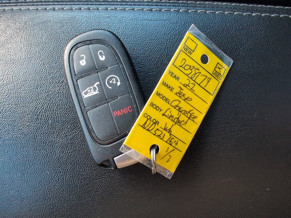 Used 2022 Jeep Cherokee Limited image 46