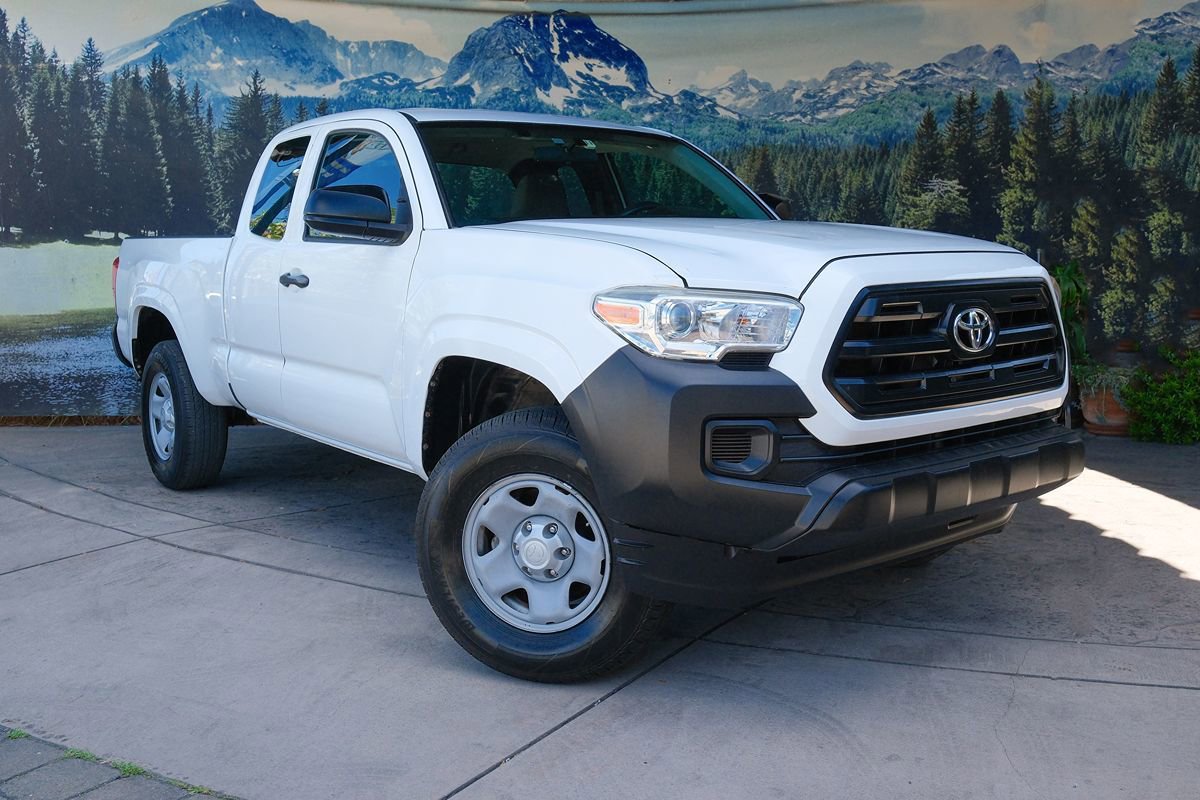 Used 2017 Toyota Tacoma SR RWD image 3