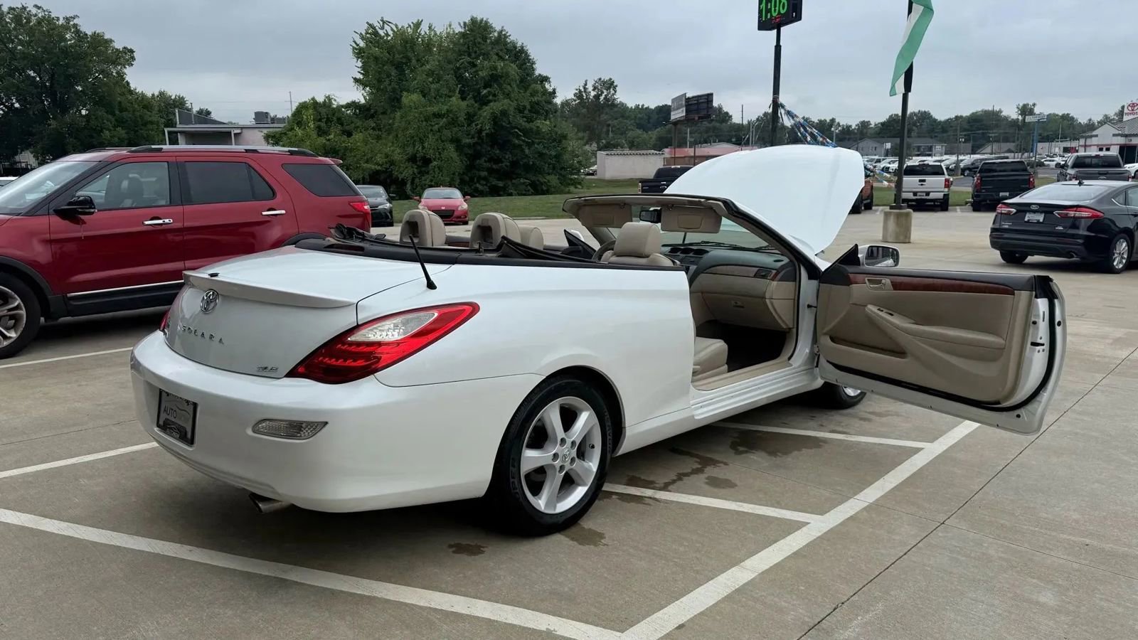 Used 2007 Toyota Solara SLE image 25