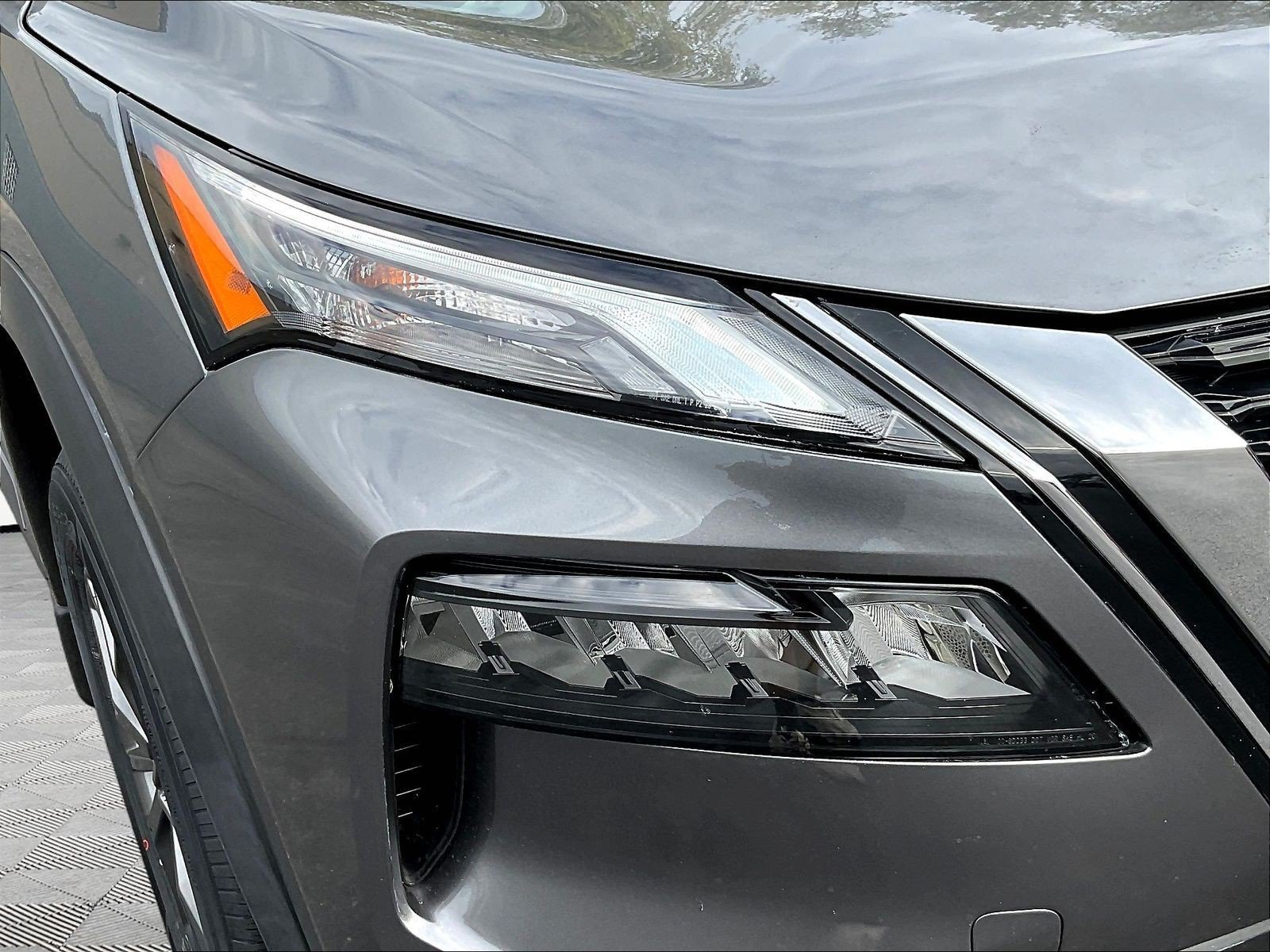 Used 2023 Nissan Rogue S FWD image 32